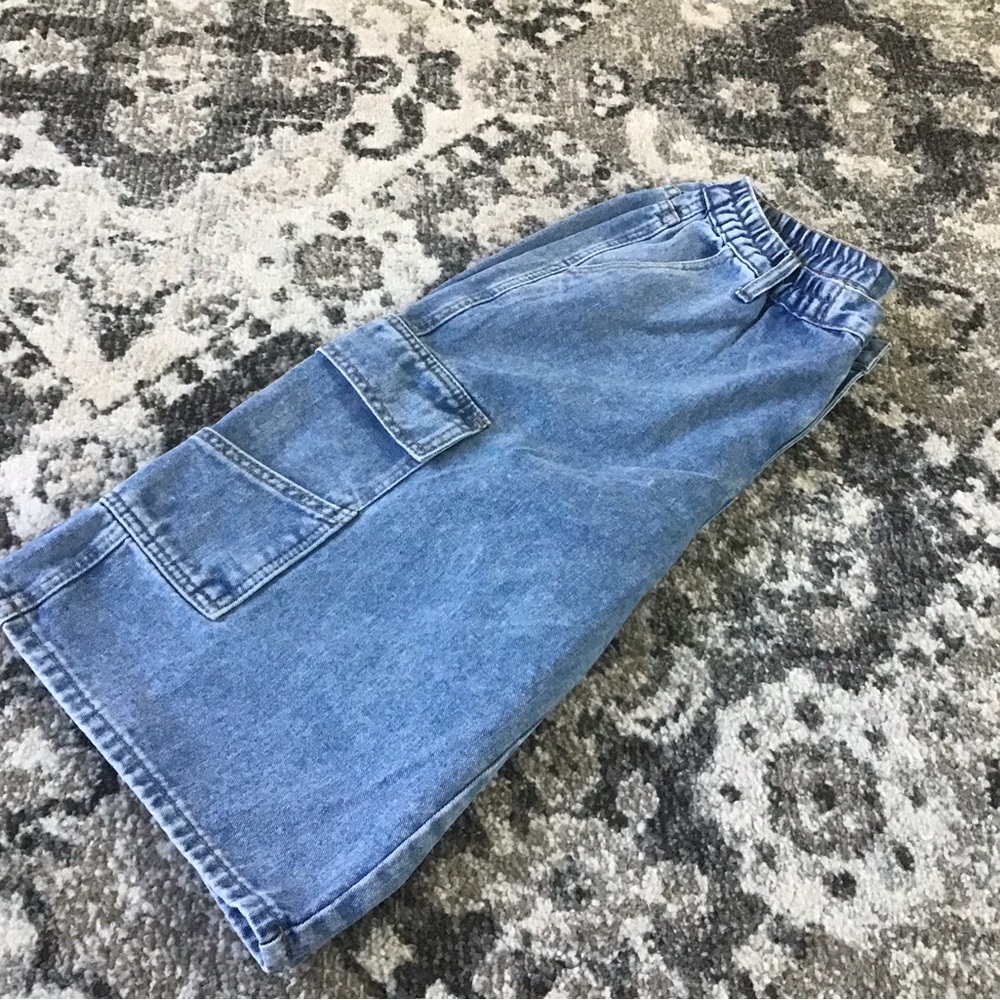SHEIN Lighter Wash Denim Long Cargo Shorts, Size 31 - Picture 3 of 13